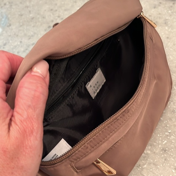 A New Day / Belt Bag in nude - Picture 8 of 8